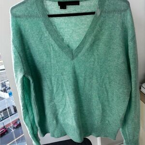 360 Cashmere Light Green V-Neck Sweater
